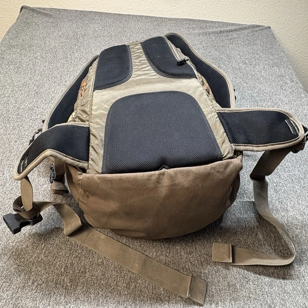 CamelBak The Commander Hunting Backpack Realtree Camo Large Hydration Pack 45L
